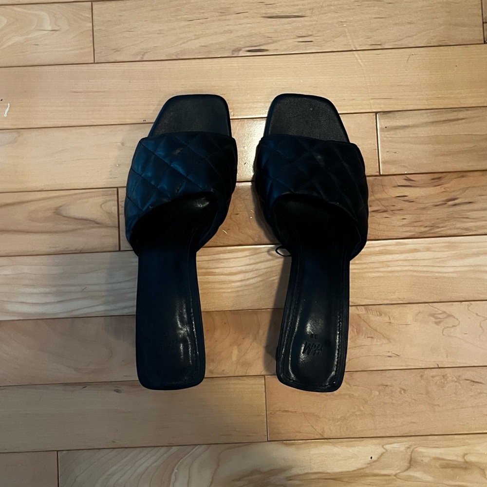h&m black quilted heels size 8
